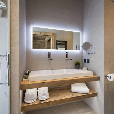 Alpstuga Matterhorn Exclusive Chalet Escape *